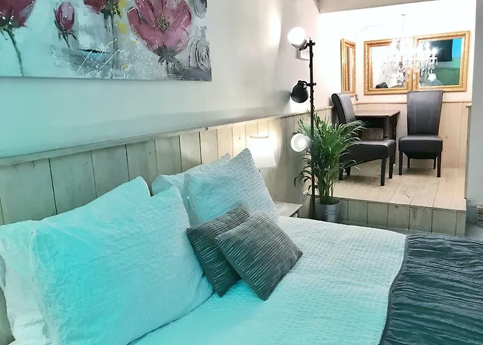 At Oda ve Kahvaltı *